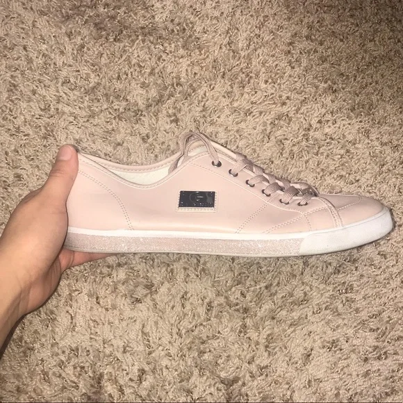 COPY - Guess sneakers size 11 very good used condition - Picture 3 of 7